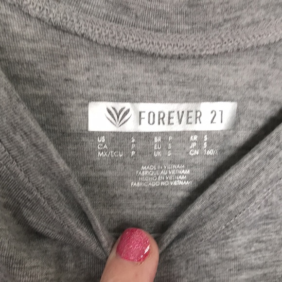 FOREVER 21 T-SHIRT SIZE S LIGHT GREY - Picture 2 of 4